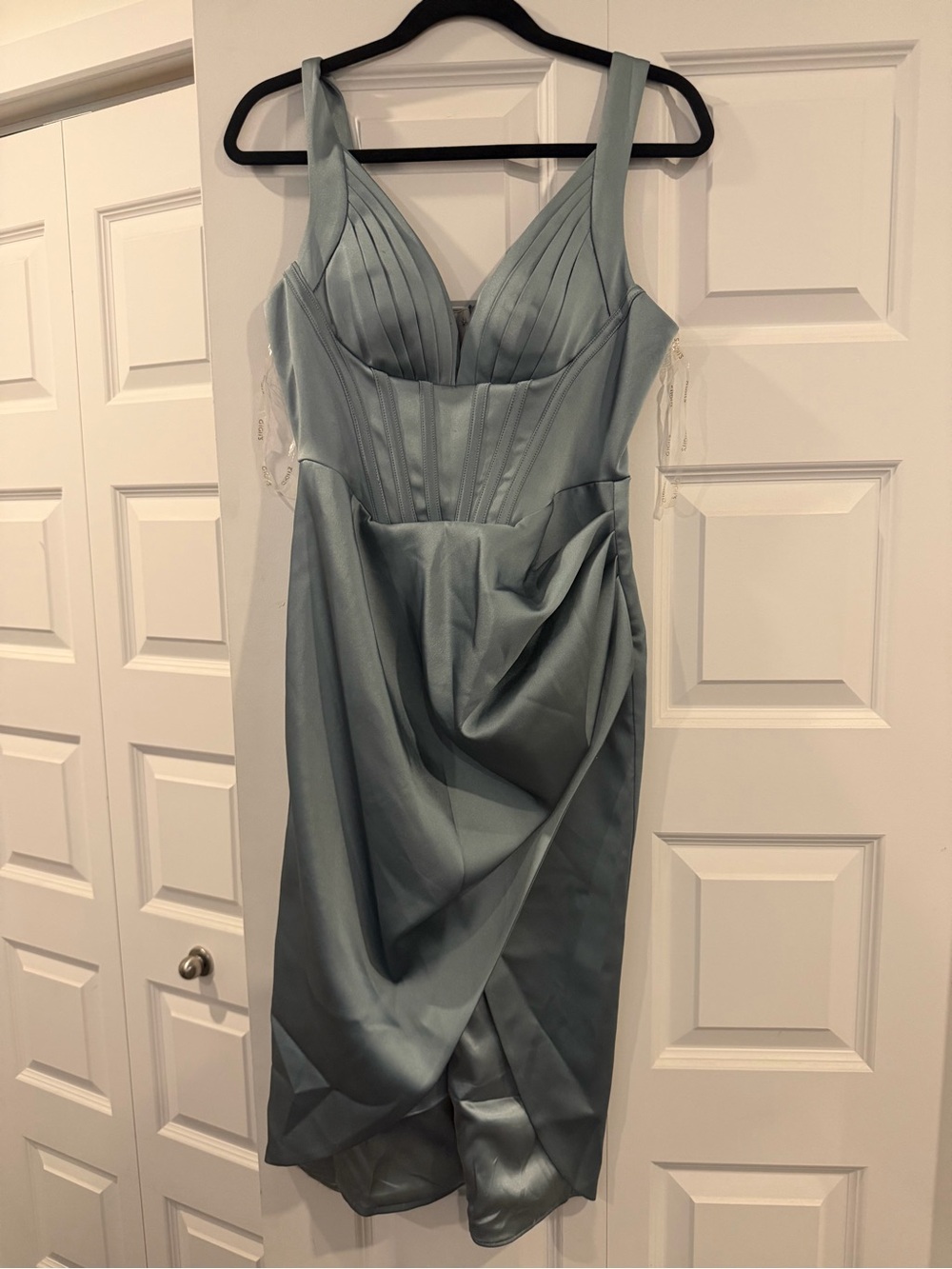 Gigil's Scarlett Draped Sleeveless
Corset Midi Dress